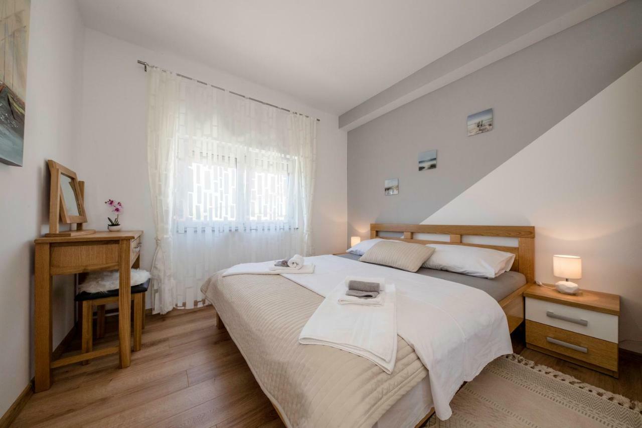 Vila Marija Kampor Esterno foto